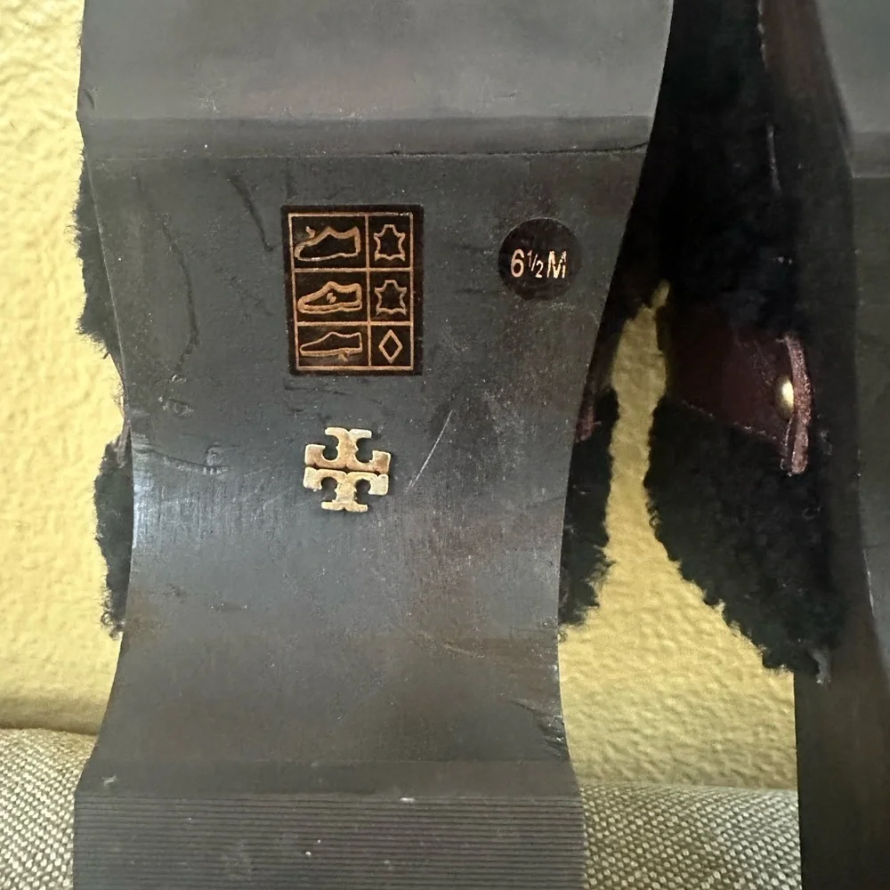 Tory Burch “Jessa” Clog With Horse Bit In Black Shearling Size 6.5